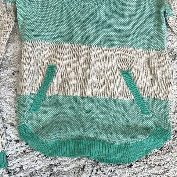 Teal & Cream Sweater! - Picture 3 of 4